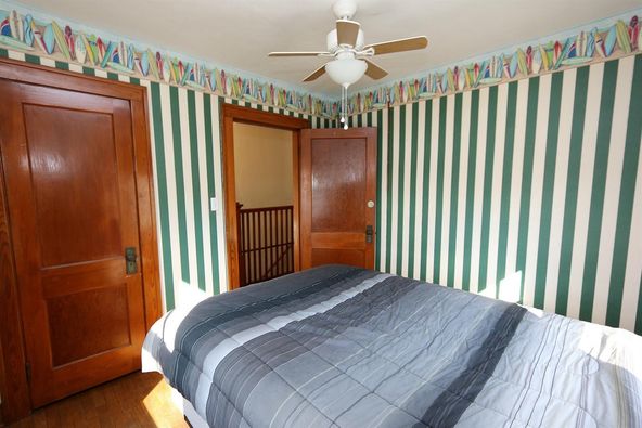 220 Lakeside Dr, Walkerton, IN 46574